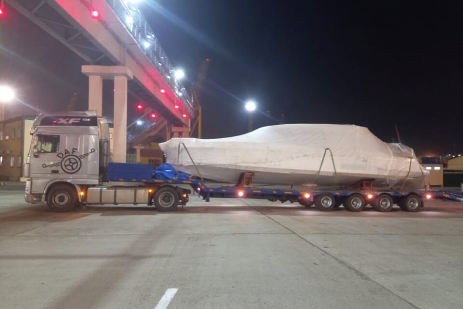 Доставка спортивной лодки из Стамбула в Москву 4 Доставка катера